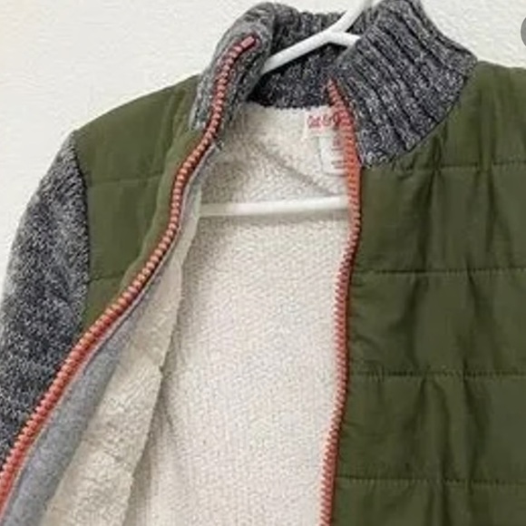 Cat & Jack • Toddler Olive Green Quilted +
Knit Zip Up Sweater Sz 18months - Picture 2 of 5